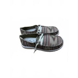 NEW GYPSY JAZZ women's hip 4 slip on shoes in beige